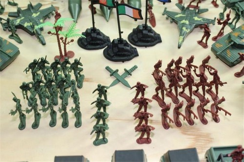 307 pz/set plastica 4 cm mini soldatini militari classici figure modello decorazione scrivania - Foto 11 di 24