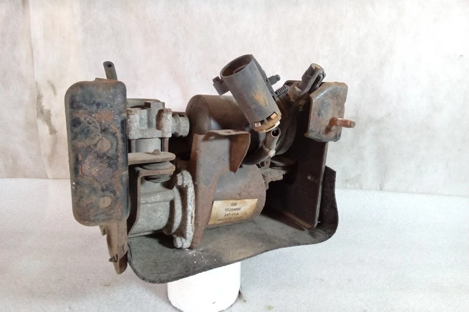 GMC Yukon 2006 6,0 L AWD suspensión compresor de aire OEM LKQ Foto 3 de 4