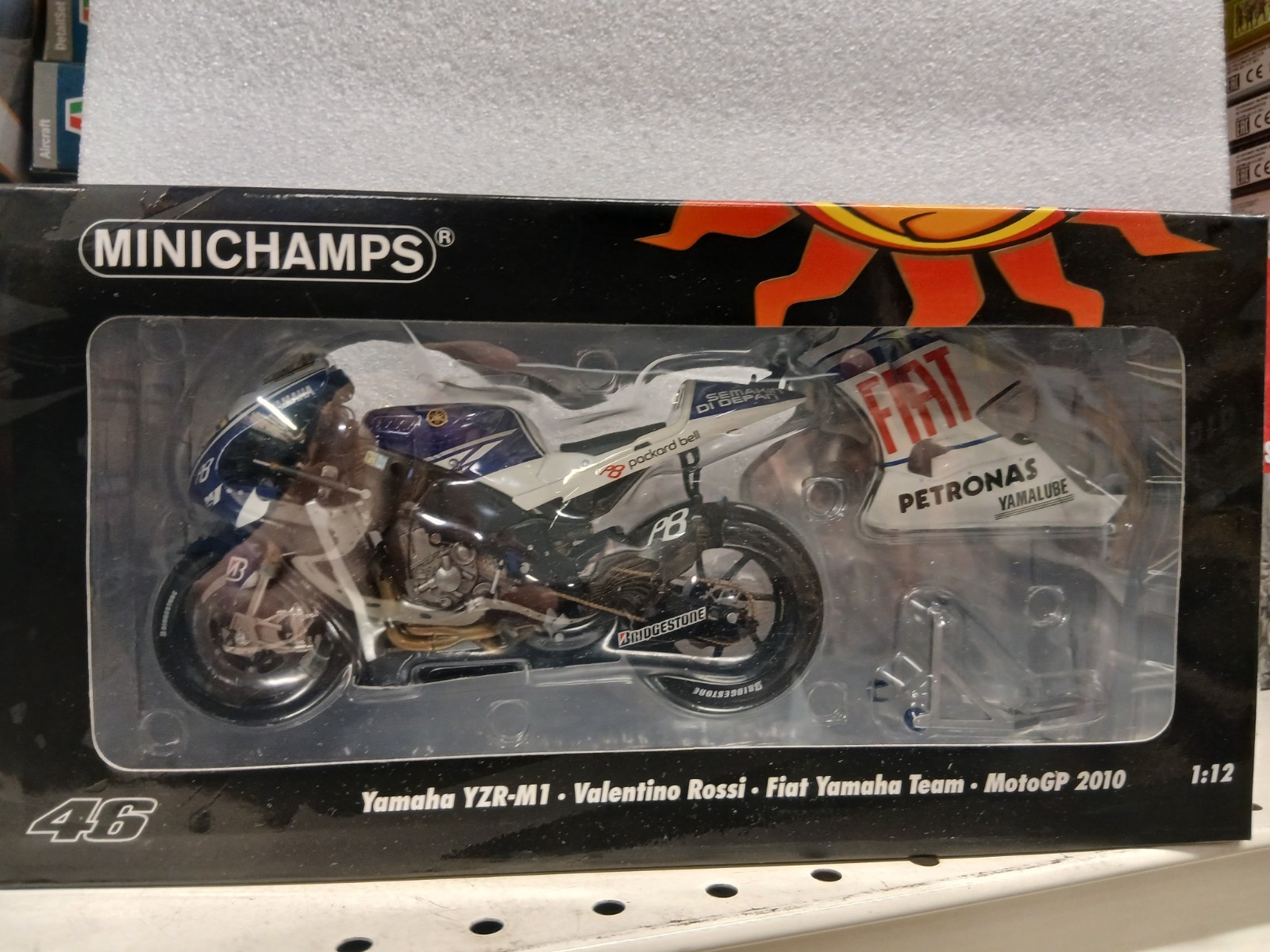 Minichamps 122 103046 Yamaha YZR-M1 V.Rossi Moto GP 2010 1/12