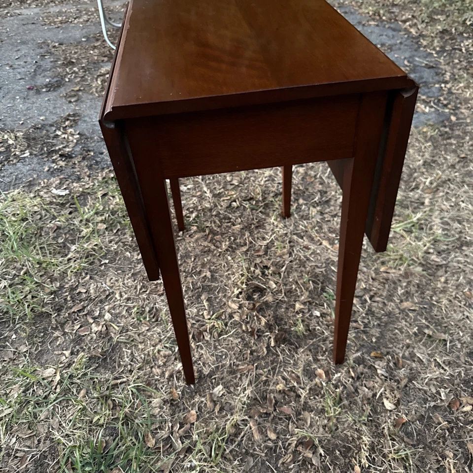 Mesa auxiliar vintage hoja caída Foto 3 de 4