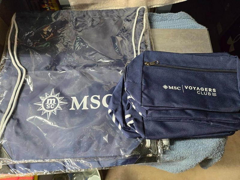 NEW SET OF 4 MSC /VOYAGERS CLUB Cosmetic Bags.3 string sling bags NEW. Unused