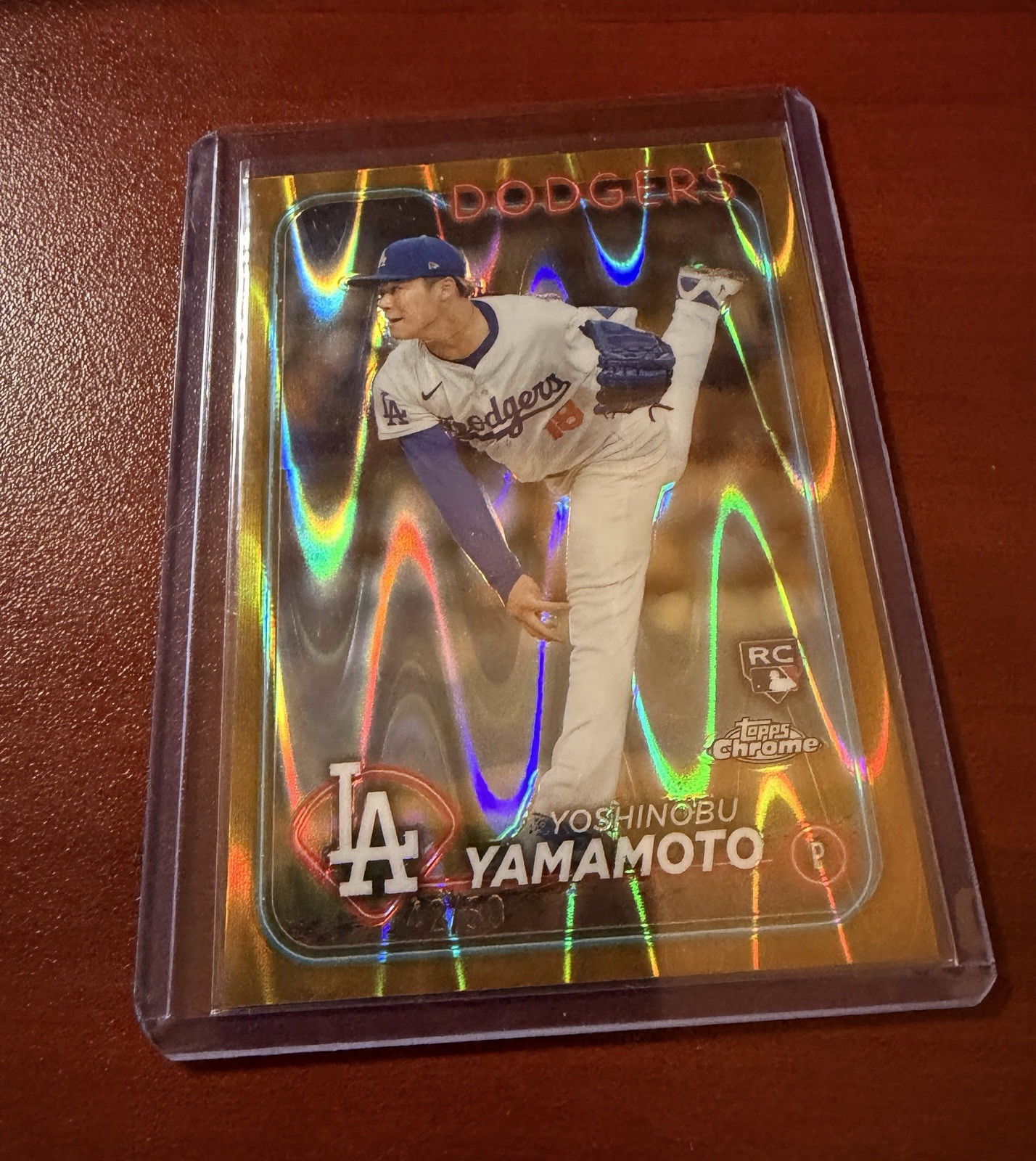 2024 Topps Chrome - Yoshinobu Yamamoto #18 Gold RayWave Refractor /50 (RC)