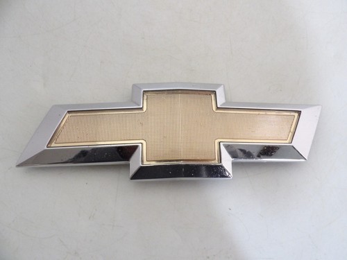 2012 2013 2014 2015 2016 CHEVY SONIC Front Bumper Bowtie Emblem Gold 95122465 - Imagen 3 de 8