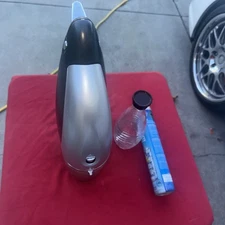 SodaStream Penguin Sparkling Seltzer Water Maker 1 Glass Carafe CO2 Cartridge