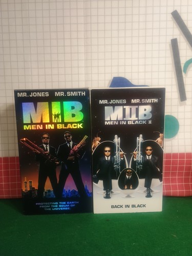 Men in Black I (Holo Cover) & II (VHS, 2002) Lot
