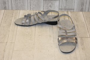 munro bev sandal