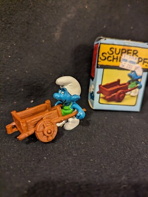 SUPER SMURF GARDENER   WITH WHEELBARROW AND BOX  * one owner