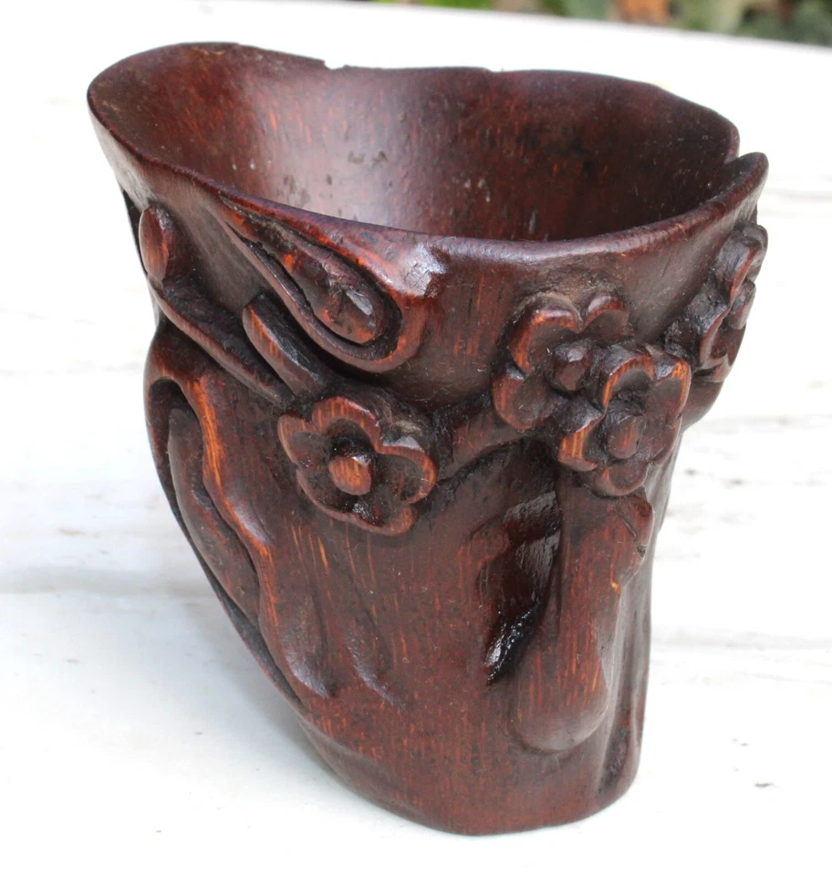ANTIGUA TAZA DE LIBACIÓN CHINA TALLADA MADERA BAMBÚ ESCENA FLORAL Foto 3 de 4