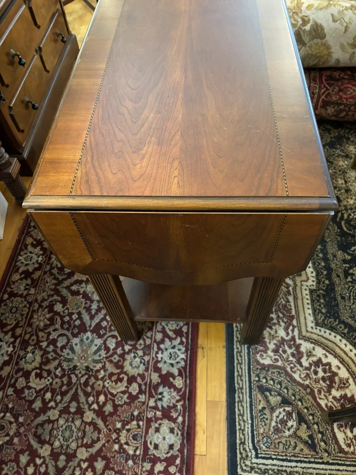 Hekman Console table/server w/inlay with two drawers - Image 2 of 4