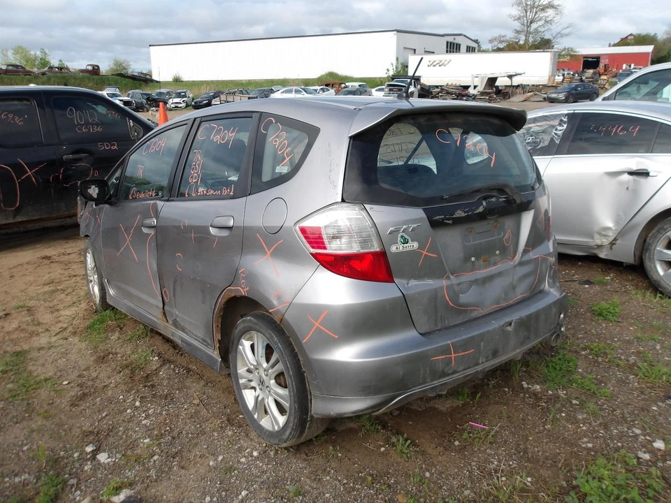 Used Air Cleaner Assembly fits: 2009 Honda Fit  Grade A - Image 3 of 4