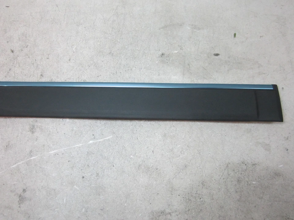 nn70839 Volvo S80 2000 2001 2002 2004 2005 2006 moldura trasera cromada OEM Foto 2 de 4