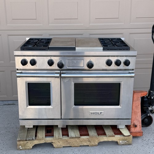 Wolf DF484CG - 48" Professional Dual Fuel Range 4 Burners + Griddle + Grill SS