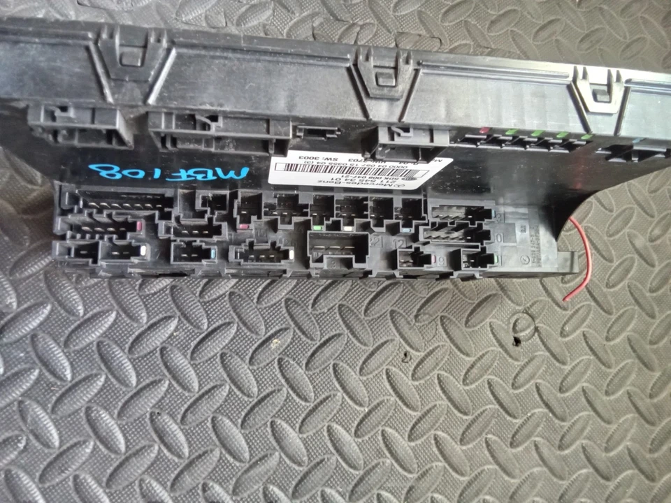 OEM 2003-2011 Mercedes-Benz W211 E350 CLS550 Rear BCM Module Fuse Box 2115453401 - Image 4 of 4