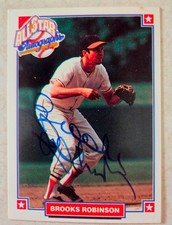 Brooks Robinson autographed baseball card