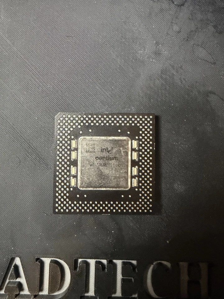 Vintage  Rare Intel Pentium MMX 266 Mhz SL2Z4 1.9V FV80503266 Tested - Image 2 of 4