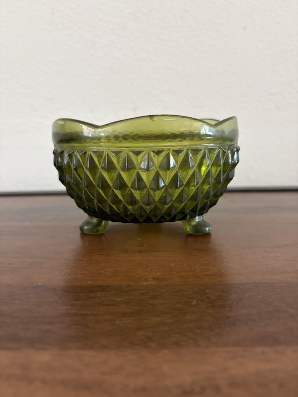 Fenton Vintage Green Glass Cauldron 3-Footed Ashtray/Trinket Dish