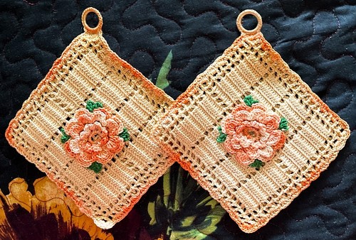 VTG Crochet Potholder Granny square with 3D Rose