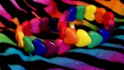X2 Rare Mod retro 1980s Vintage stretch Interlocking heart bracelets Y2k Rainbow