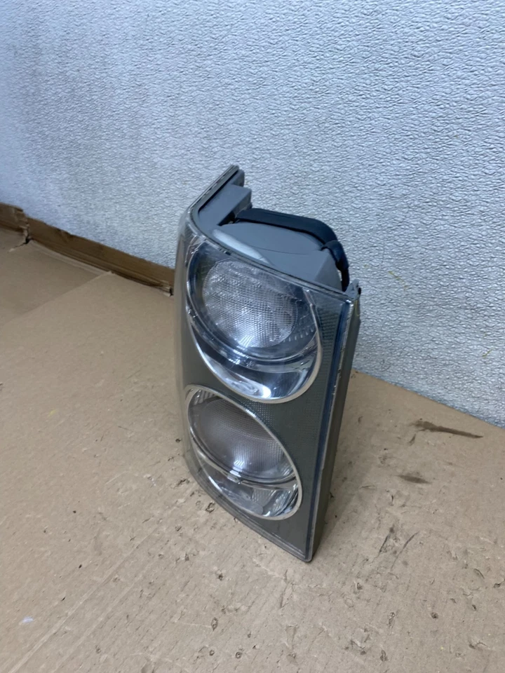 2006 - 2009 Land Rover Range Rover L322 Left Driver LH Tail Light Oem U1104 DW - Image 2 of 4