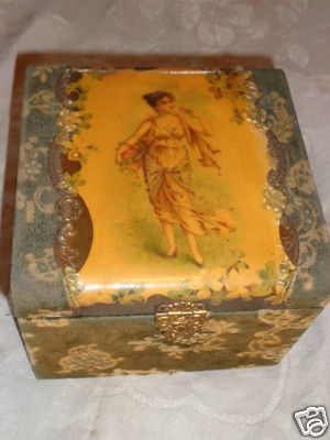 ANTIQUE VICTORIAN LADY BASKET ROSES VELVET CELLULOID COLLAR VANITY DRESSER BOX