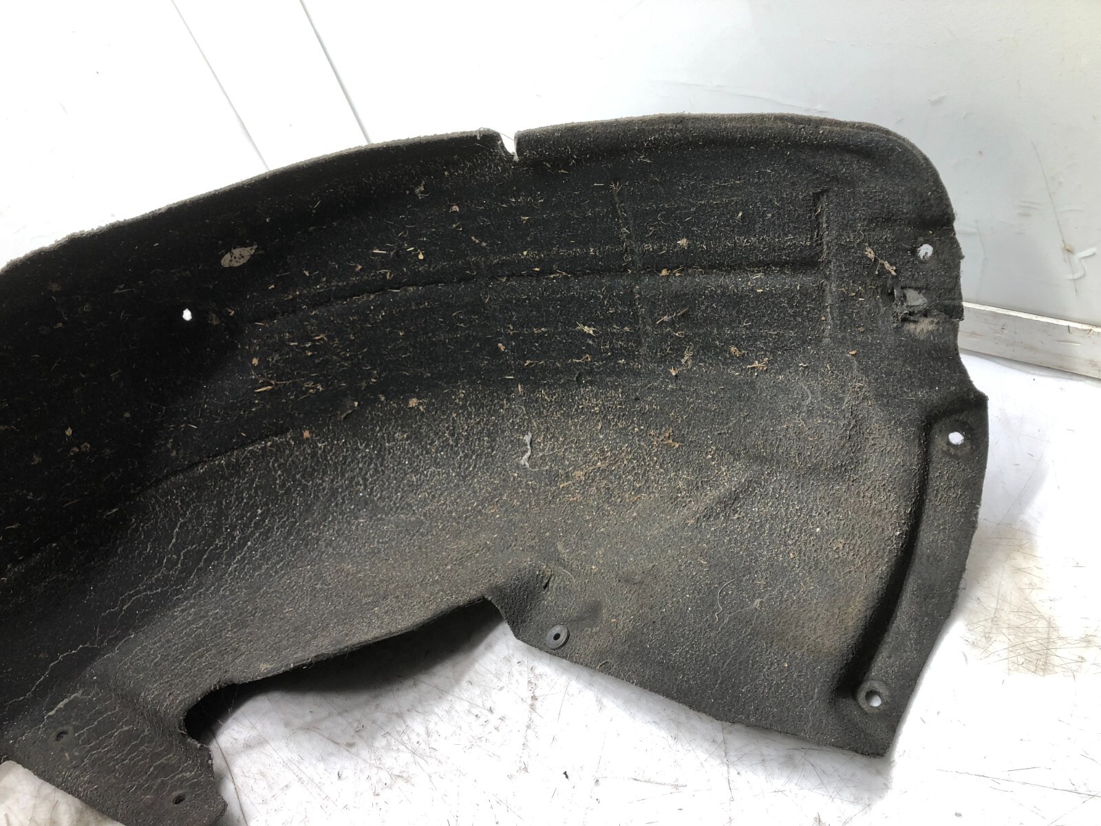 2014-2020 MASERATI GHIBLI SQ4 RIGHT PASSENGER REAR WHEEL FENDER LINER GUARD OEM.