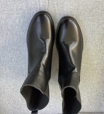 BOOTS LADIES BLACK SIZE 5 NEW WITHOUT TAG