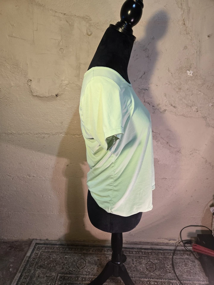 Camiseta deportiva Nanette Lepore pequeña verde azulado Foto 2 de 4