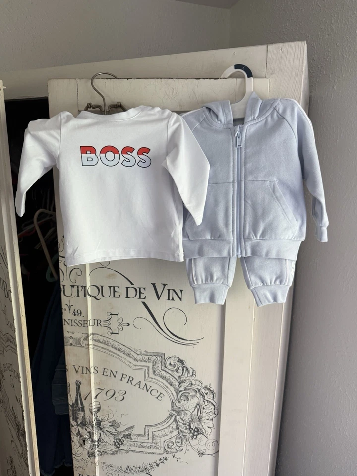 Nuevo con etiquetas Auténtico Hugo Boss 3 Piezas Bebé Logo Chándal  Foto 3 de 4