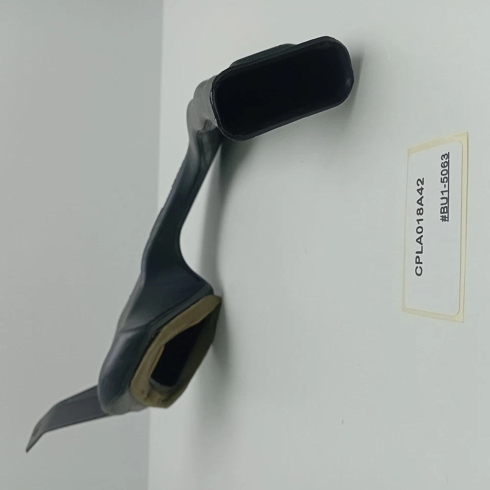 2012-2022 Land Rover Range Rover Air Duct CPLA018A42 - image 3 of 4