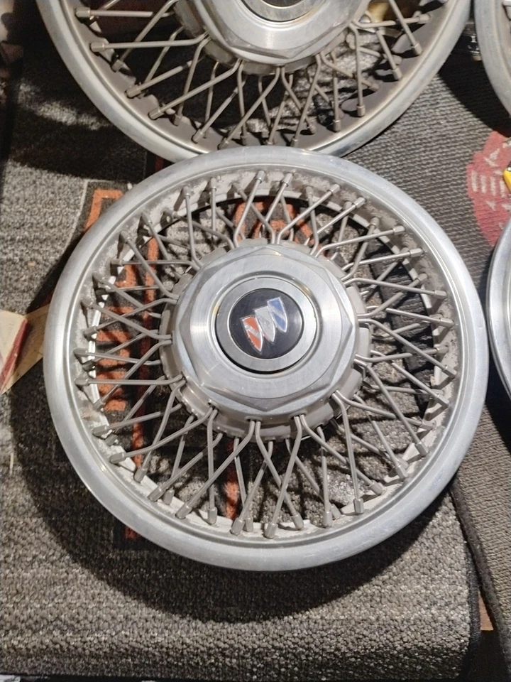 Juego de cubiertas de rueda NOS (4) 1986-1988 Buick Skylark Skyhawk 13" tapacubos de alambre Foto 4 de 4