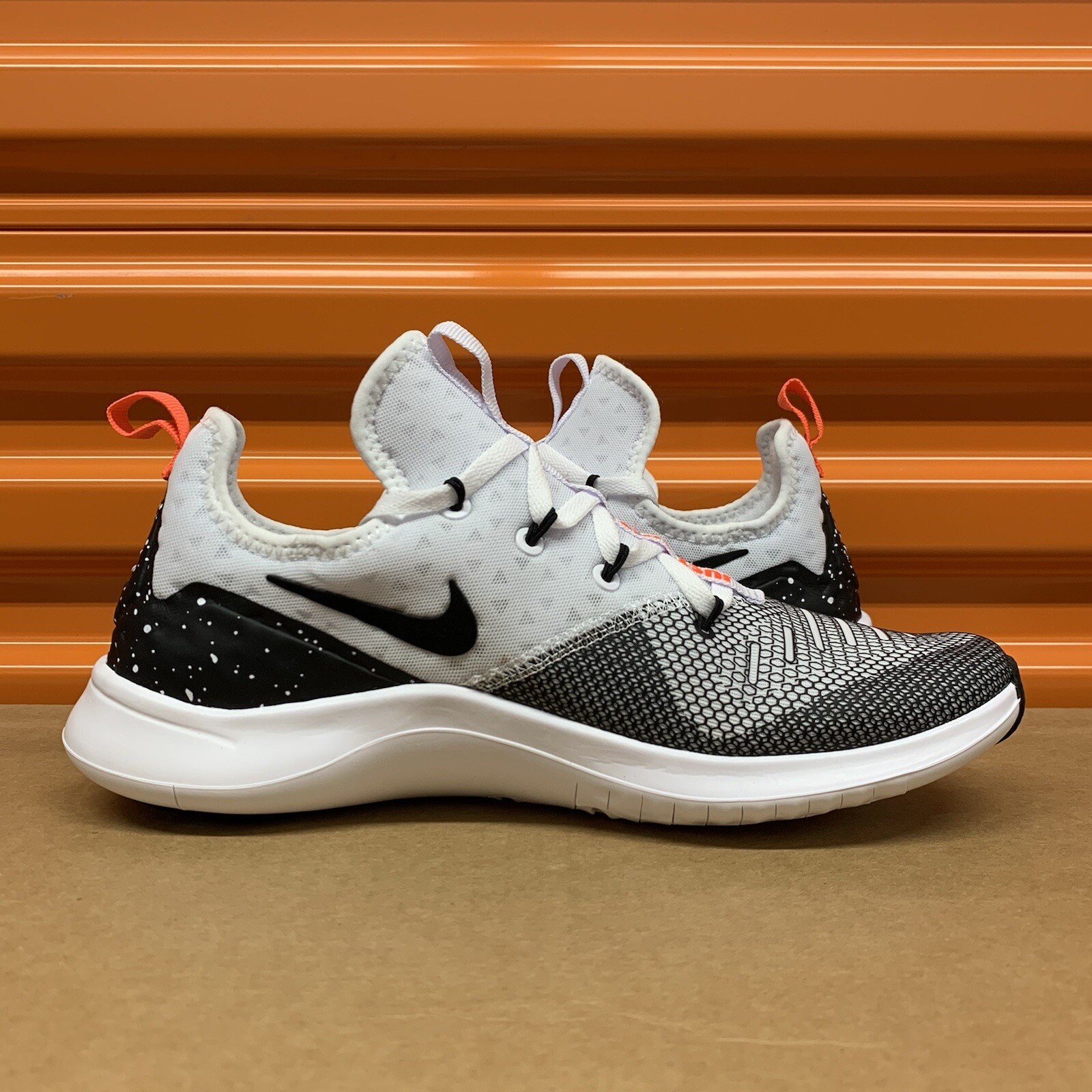 nike free tr8 white black total crimson