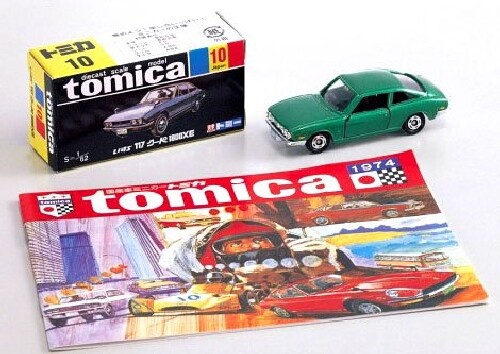 Tomica Isuzu 117XE Coupe Model Car with Nostalgic Catalog 1974