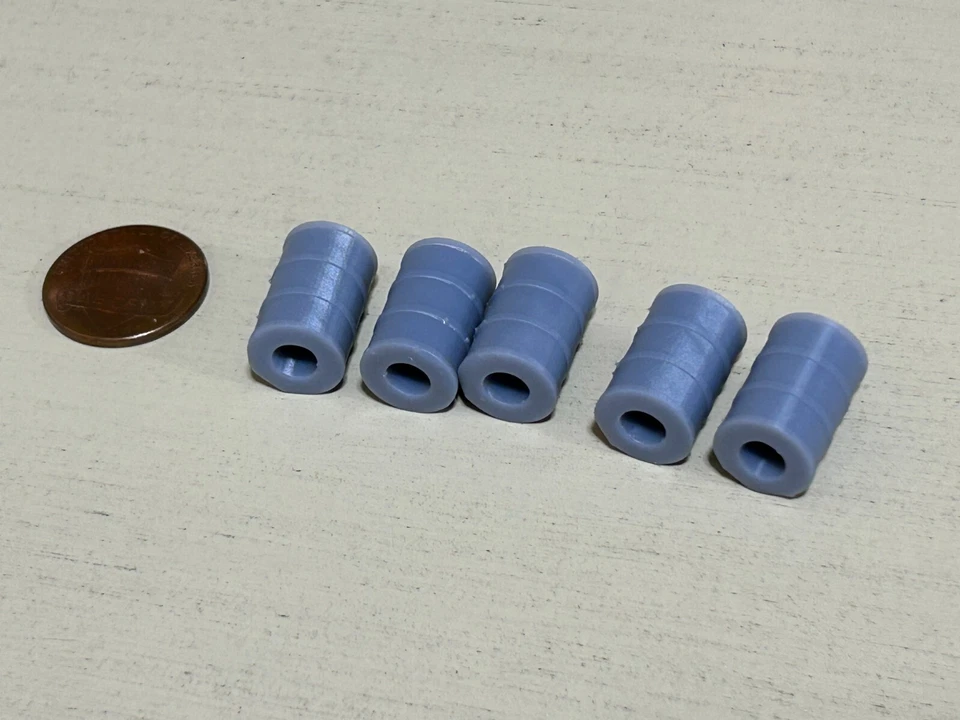 O 1:48 Scale 55 Gallon Oil Drum Barrel Set of 20 Diorama Model Train Miniatures - Image 4 of 4