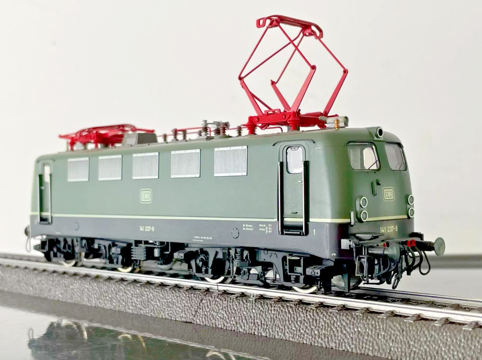 Locomotive FLEISCHMANN 4326 BR 141 électrique DB analogique