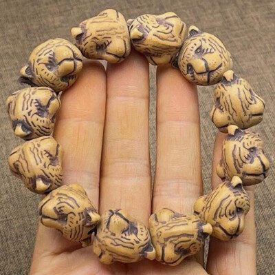 Antique peach wood carving antique old objects Wooden bracelet tiger head