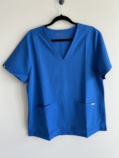 FIGS NWT Scrub Top Casma Women s 3 Pocket Technical Collection Winning Blue XL