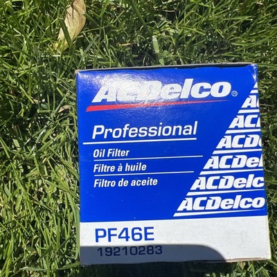 ACDelco oil Filter Pf48E.  19303975  New in Box