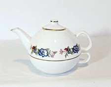 Fine ROYAL TARA IRISH CHINA Teapot w/Lid + CUP Wildflower Pattern