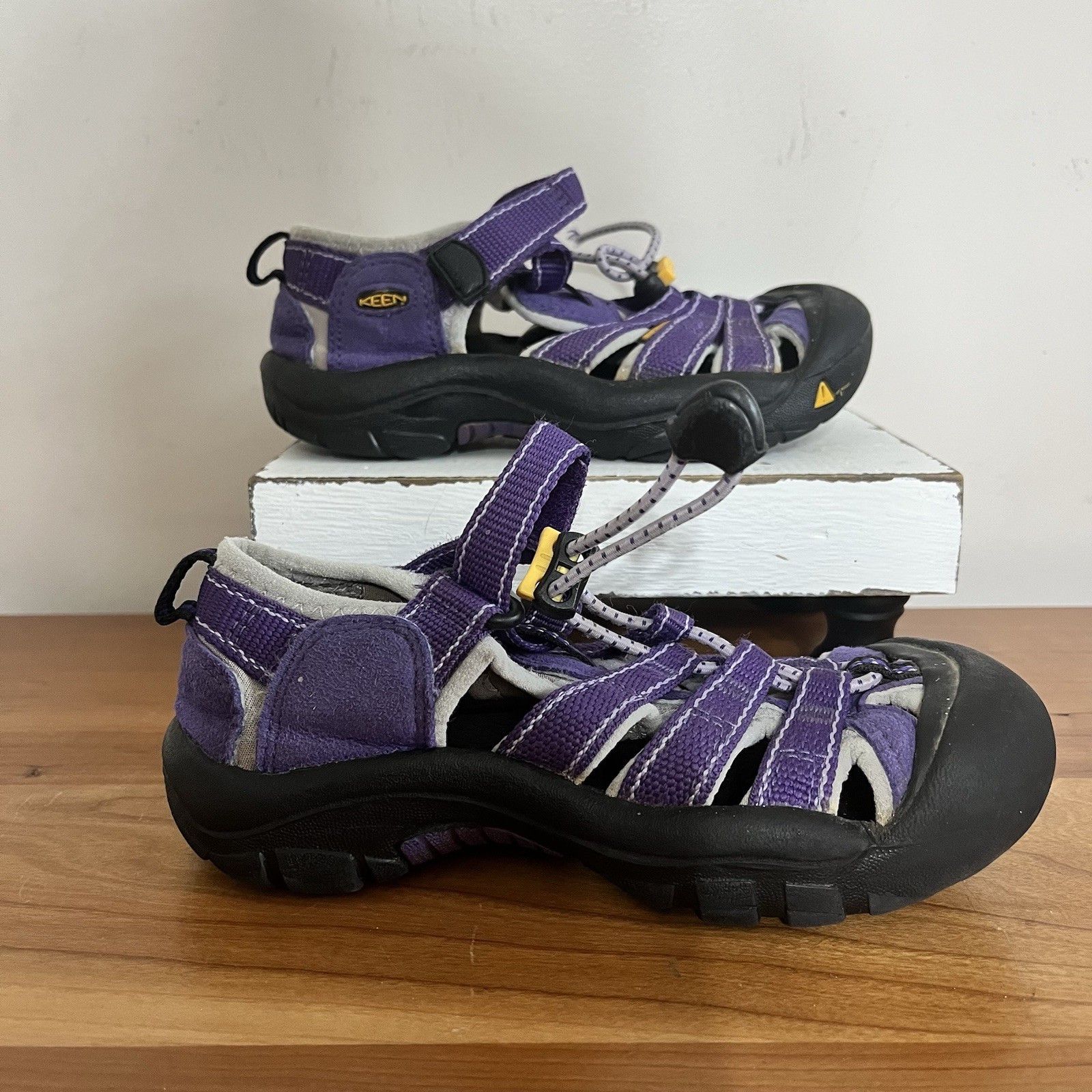 Sandali impermeabili Keen Newport Youth taglia 12 in tela viola