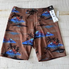 Hurley Phantom Eco Weekender Boardshorts NWT size 30 in Bronzed Tropical Palm