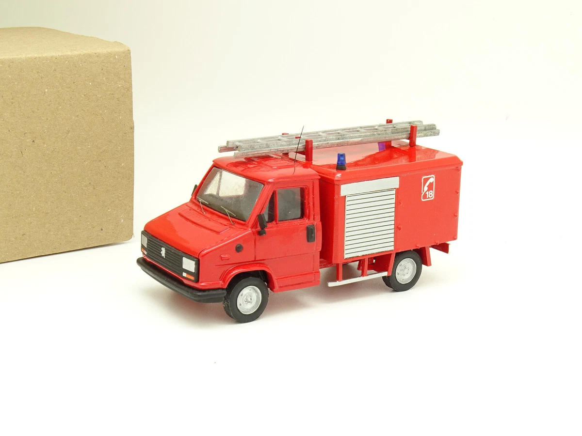 Renault Master II Pompiers VCFF de 2012 - 1/43ème sous blister