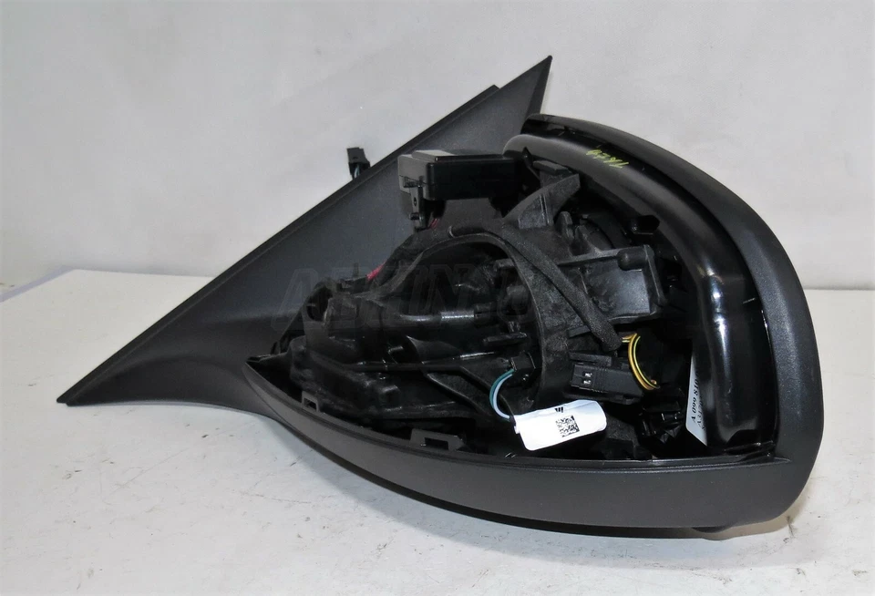 Mercedes C Class W205 Genuine Left Side Manual Folding Door Wing Mirror + GPS - Image 3 of 4