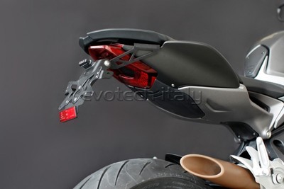 EVOTECH VERSTELLBARER KENNZEICHENHALTER MV AGUSTA BRUTALE 800 / RR 2016-2024 + LED-LICHT