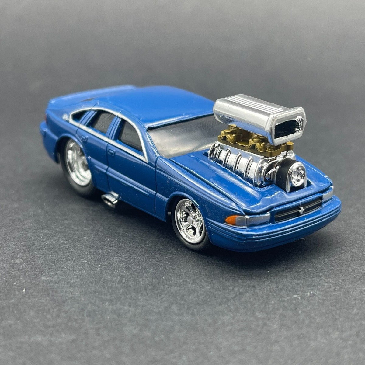 Muscle Machines 1996 '96 Chevrolet Chevy Impala Blue Car