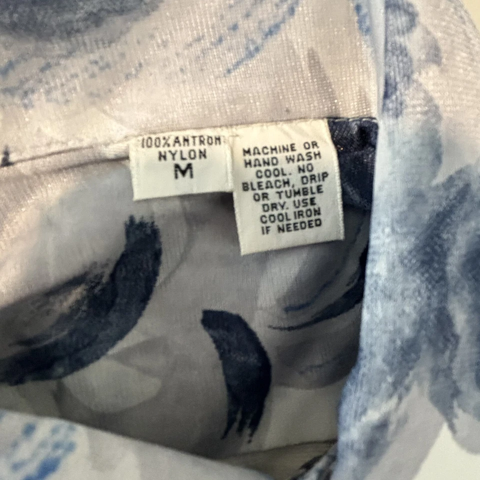 Винтажная мужская рубашка 70-х из нейлона с коротким рукавом Antron с синим белым принтом в виде птицы размер M - Изображение 3 из 4