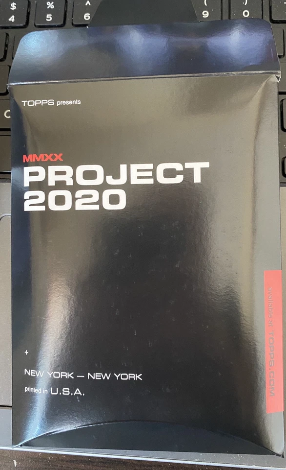 Topps Project 2020 - 1983 Tony Gwynn #94 - by Efdot - In hand, with box HOF - Image 3 of 3