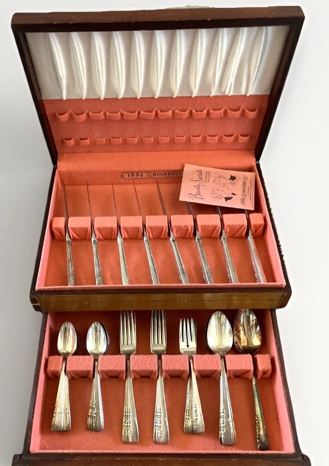 Juego de cubiertos de plata de colección Oneida 1881 Rogers Proposal de 48 piezas con cofre de madera Foto 2 de 4