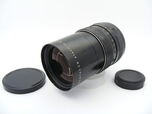 Pentacon 135mm f2.8 Electric manual lens with Pre set No 8328787 G.D.R Mount M42