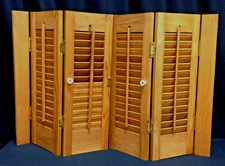 Set of 2 Interior Wood window louver cafe style Shutters knobs 20" high - USED