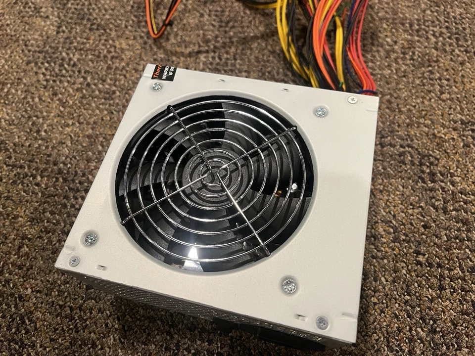 Thermaltake TR2-430NL2NC 450W Power Supply (PSU). - Image 4 of 4